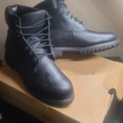TIMBERLAND BOOTS
