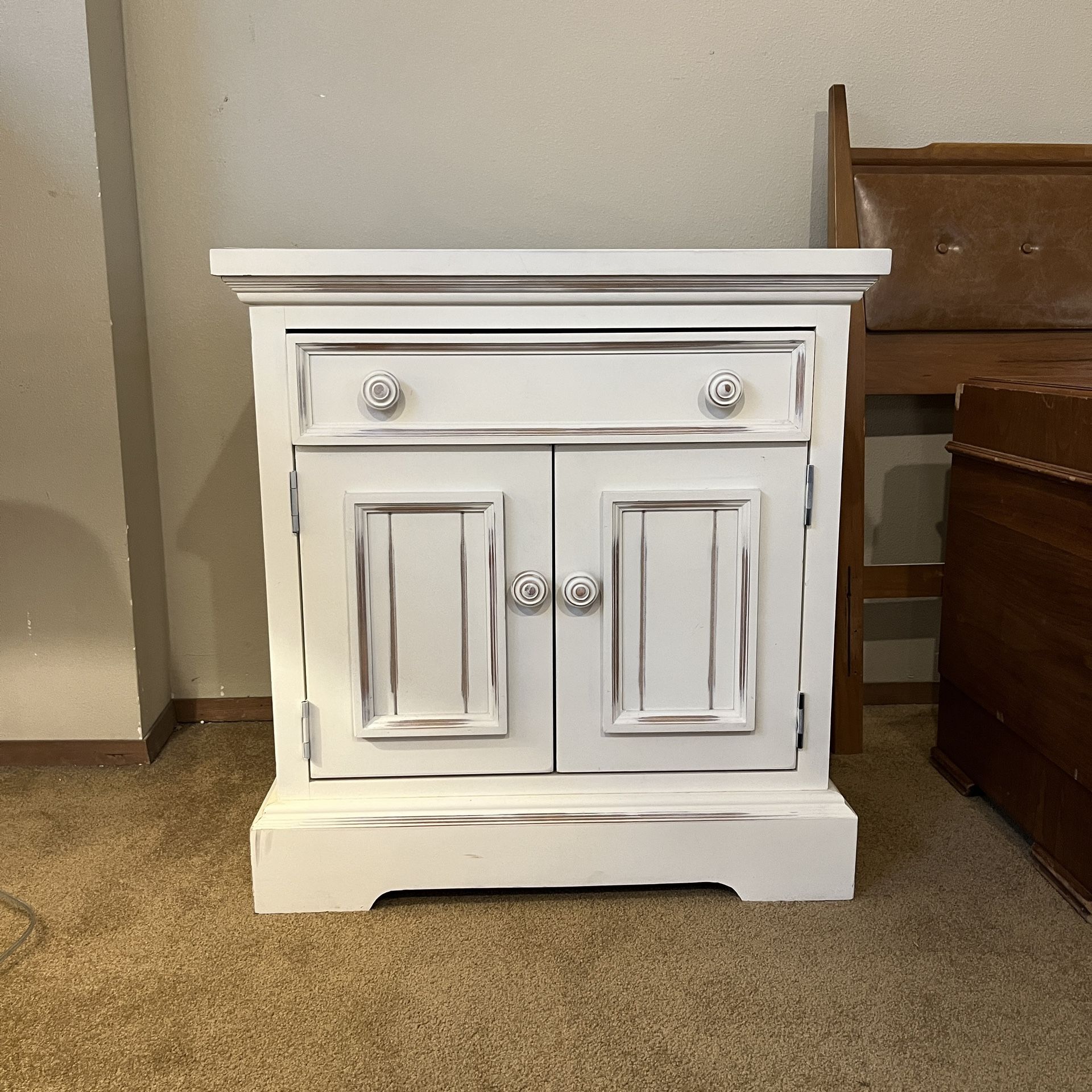 1 Drawer/2 Door Nightstand