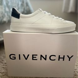 Men’s sneakers