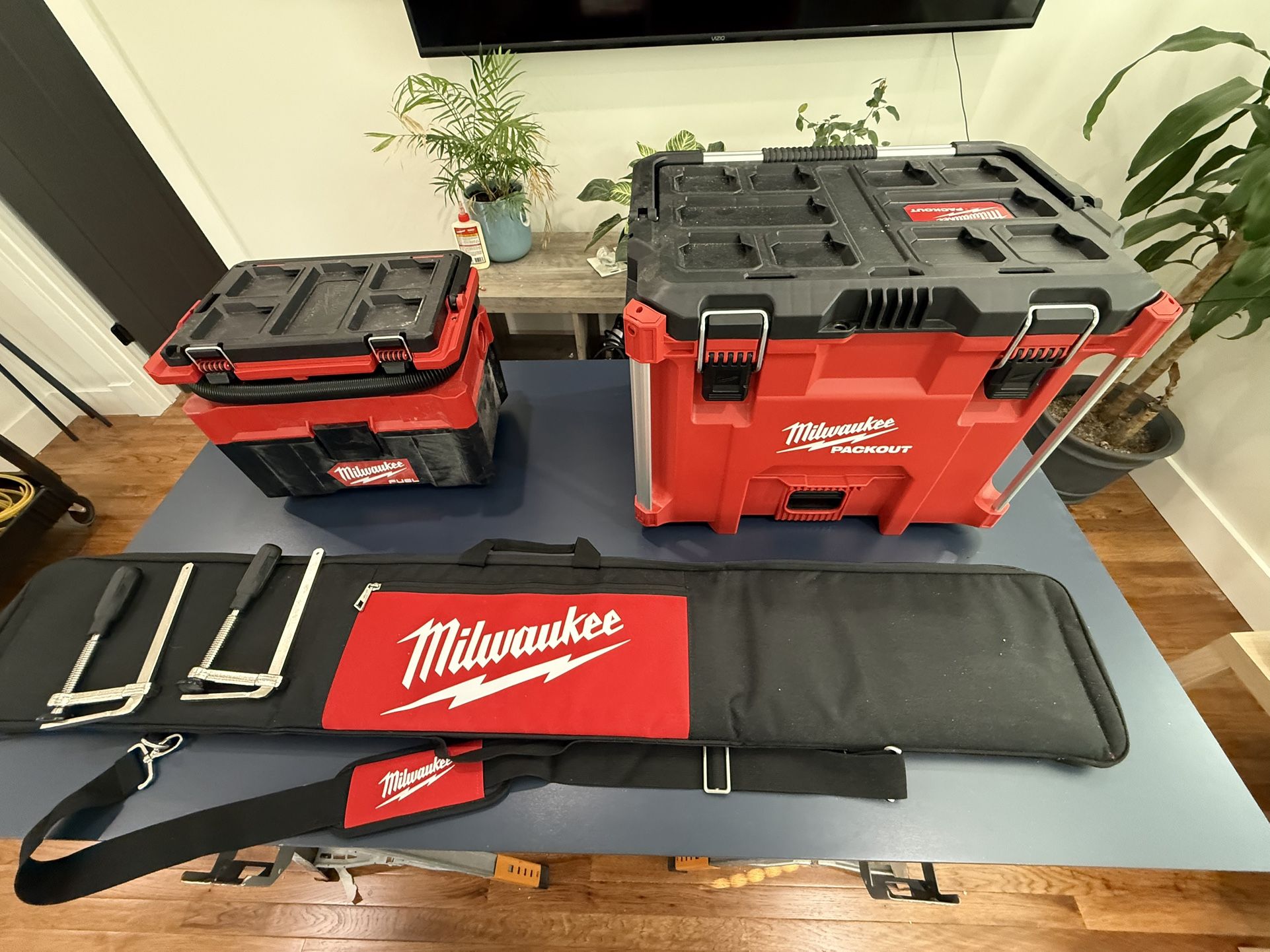 Milwaukee Plunge Track Saw, Guides, Pack out Vac