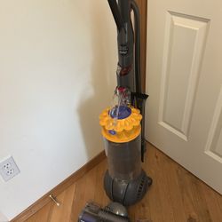 Dyson Ball Upright Vacuum Cleaner 