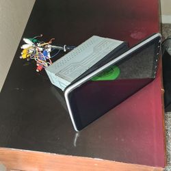 Large touchscreen radio works great