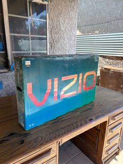 Vizio 32-Inch D-Series TV in Box
