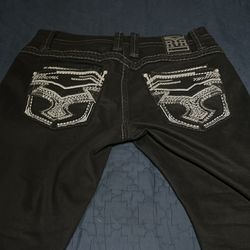 Rock Revolution 38/30