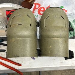 Saddle Hunting Knee Pads $20! 