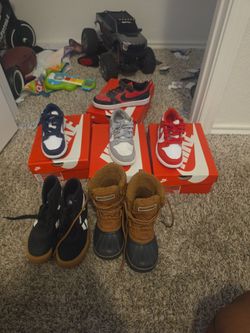 6 pairs of shoes