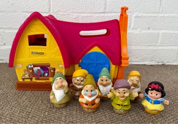 Fisher Price Little People Snow White Cottage and Characters