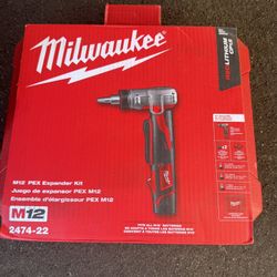 Milwaukee M12 12-Volt Lithium-Ion Cordless ProPEX Expansion Tool Kit with (2) 1.5Ah Batteries, (3) Expansion Heads and Hard Case