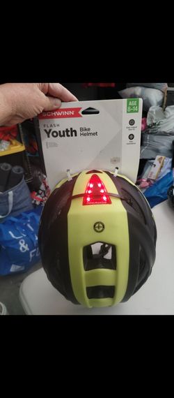 Kids' Bike Helmets
Schwinn Flash Boys' Youth Helmet - Neon