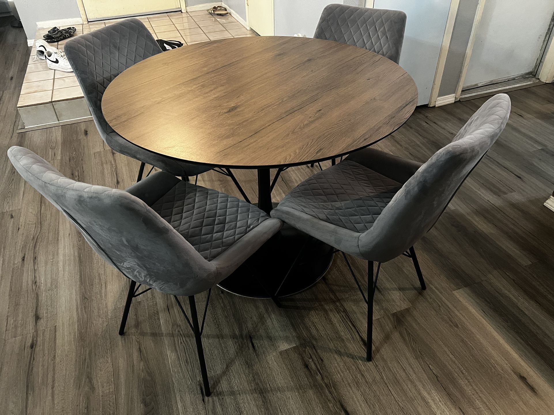 Dining Table With 4 Chairs