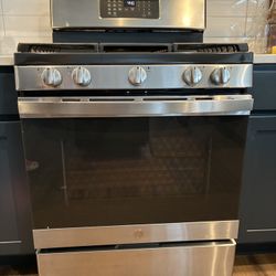 GE® 30" Free-Standing Gas Convection Range 5 Burner