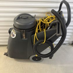 Clarke Summit Pro Carpet Extractor Cleaner