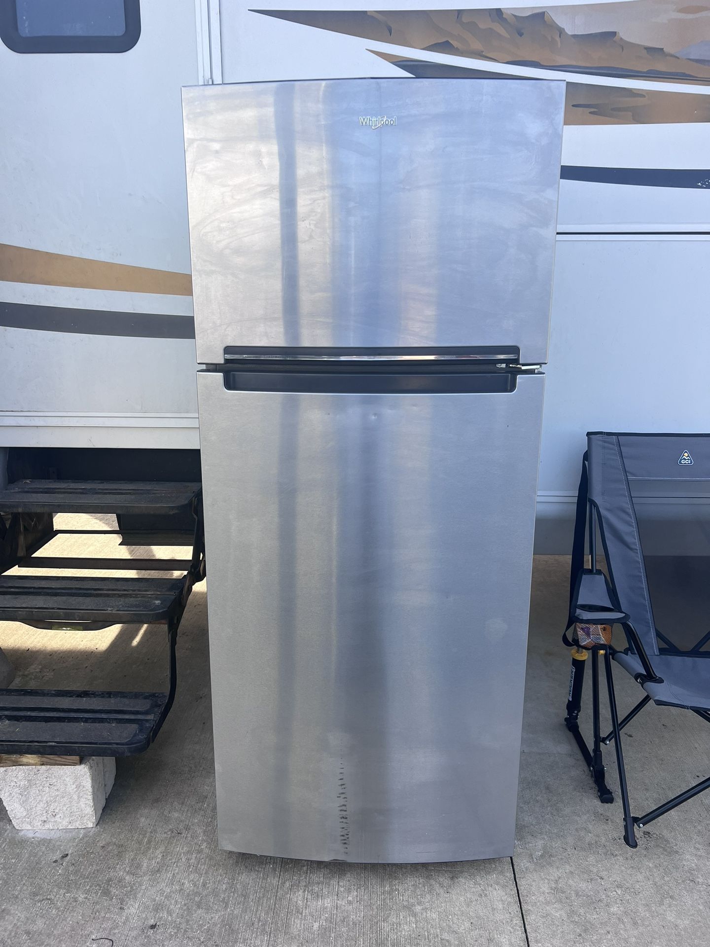 2022 Whirlpool Stainless Steel Refridgerator