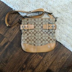 Coach Purse Light Brown Over The Shoulder