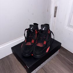 Jordan 4 Red Thunder Size 9.5 – Worn Once – Like New 🔥