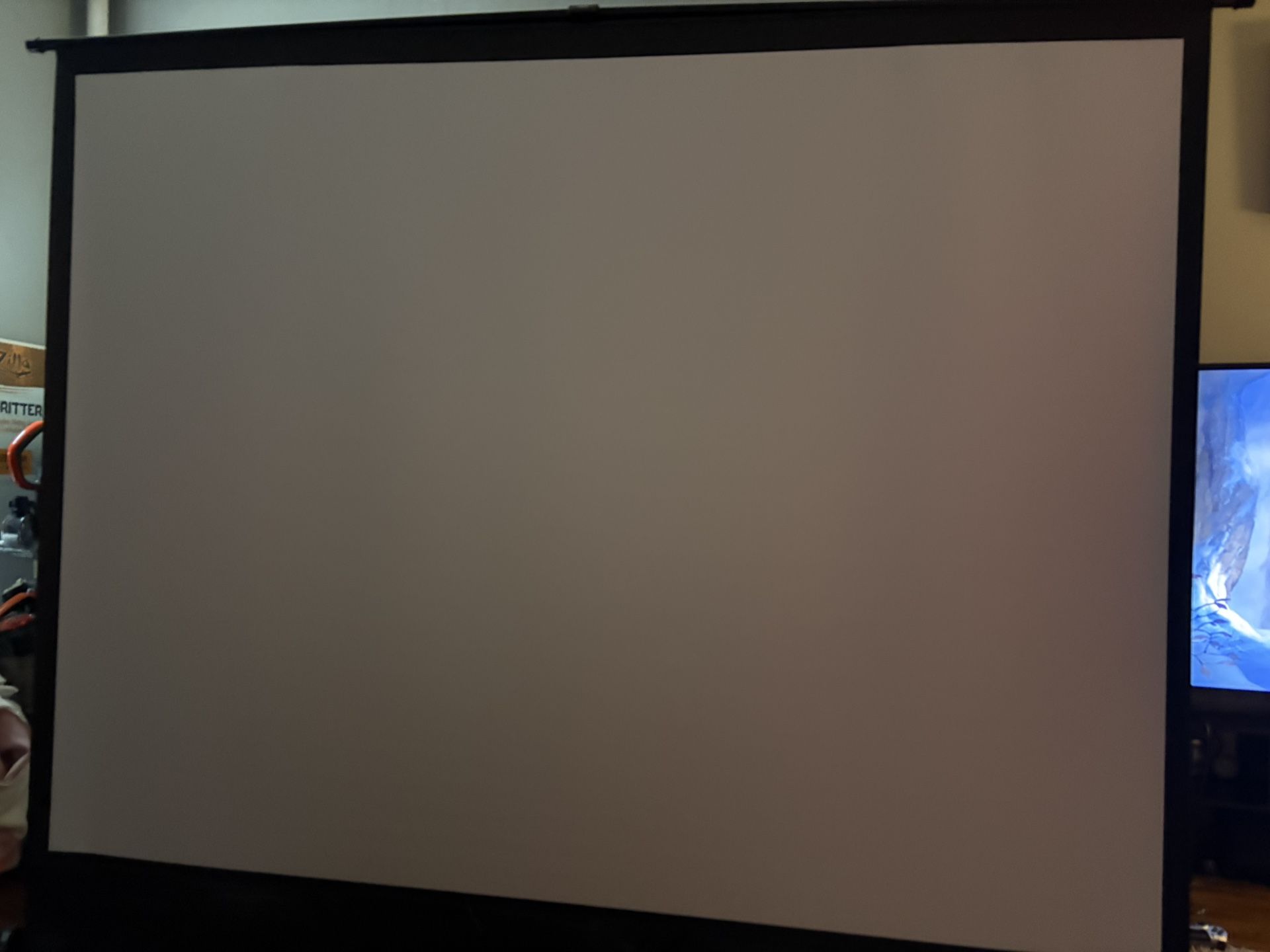 Da-lite Projector Screen 107"