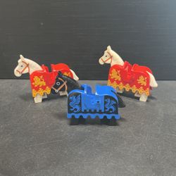 Lego Horse Barding, Ruffled Edge with Yellow Lions Pattern And 