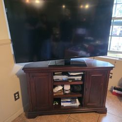 Corn TV Stand + 60" VIZIO TV