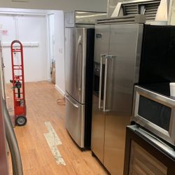 Viking Professional Refrigerator 36”