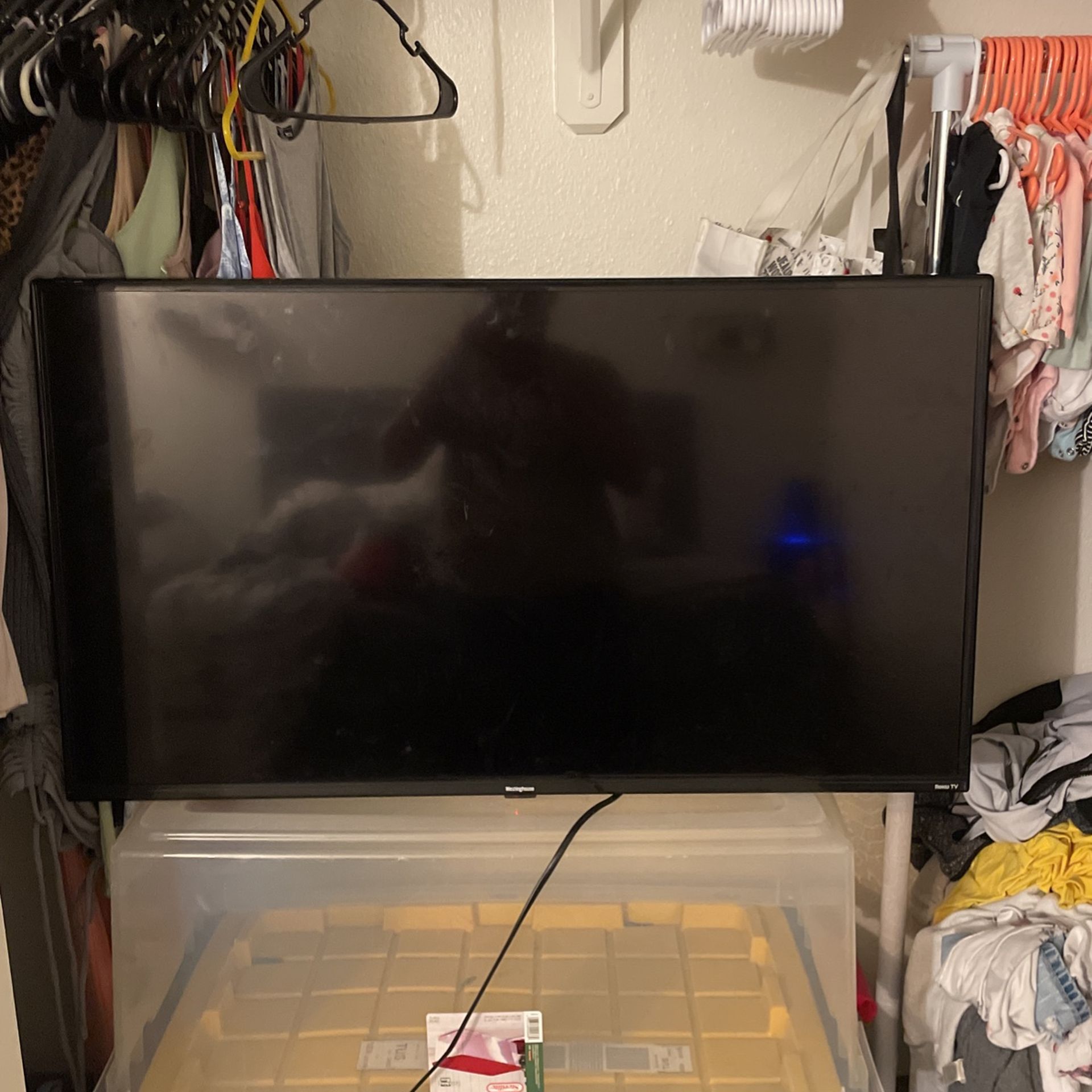 42” Westinghouse Roku Smart Tv
