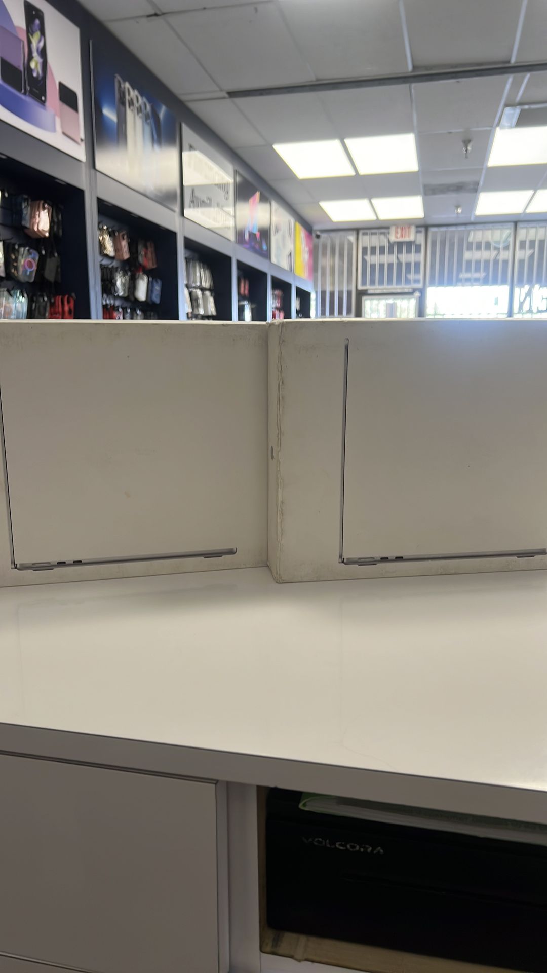 MacBook Air M3 8ram 256gb 13in.