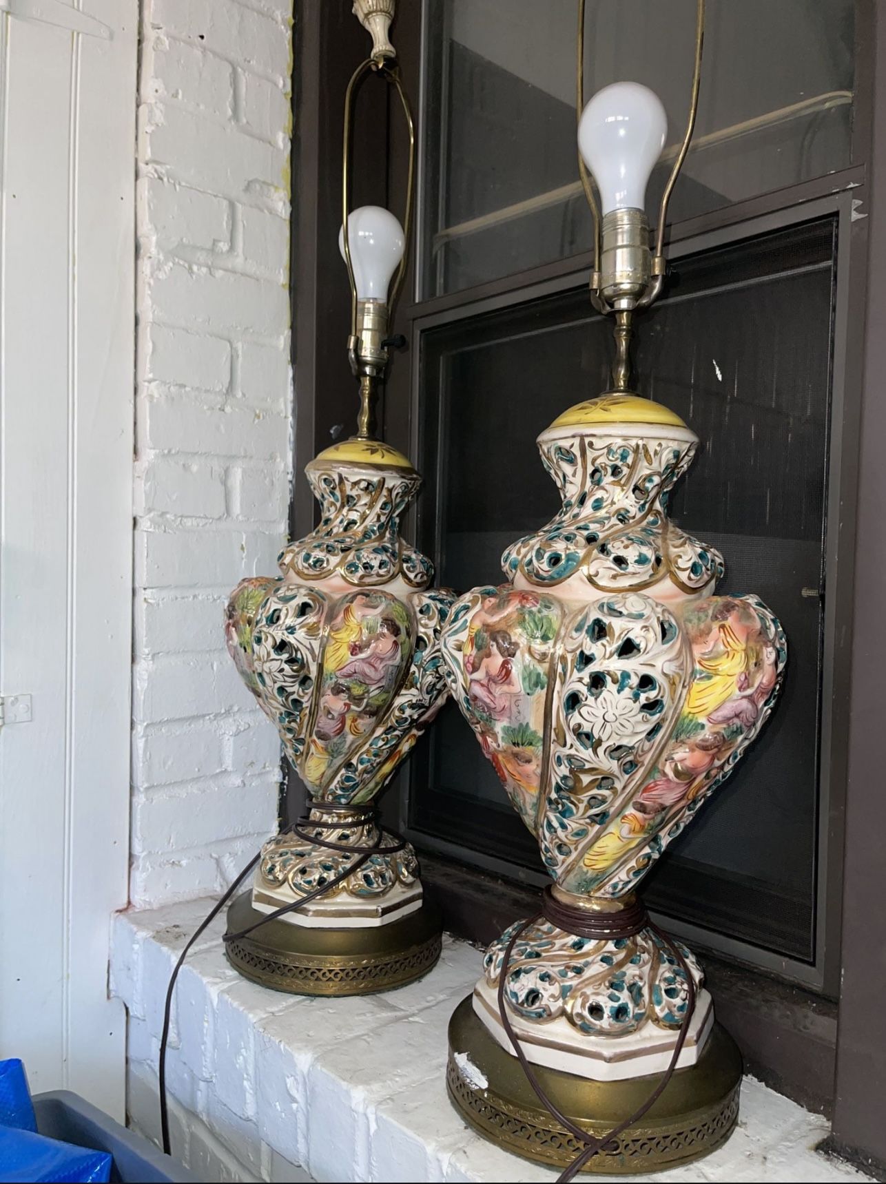 Mid-Century Capodimonte Porcelain Cherub Table Lamp