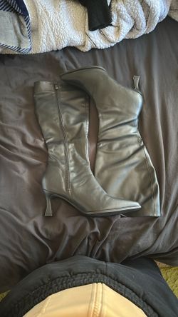 Brand New Knee High Black Kitten Heel Boots