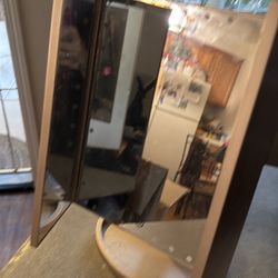 Vanity mirror impressions