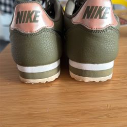 Nike Green Sneakers 
