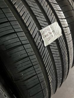 1 SEMI NEW 28545R22 GOODYEAR ALL SEASON tires for $100 PICKED UP or $130 installed and balanced. 99% 28545R22 285/45/22 285/45/R22 285 45 22 285 45 R