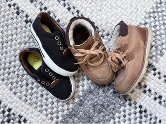 $3 for both Toddler Shoes 7C/8C