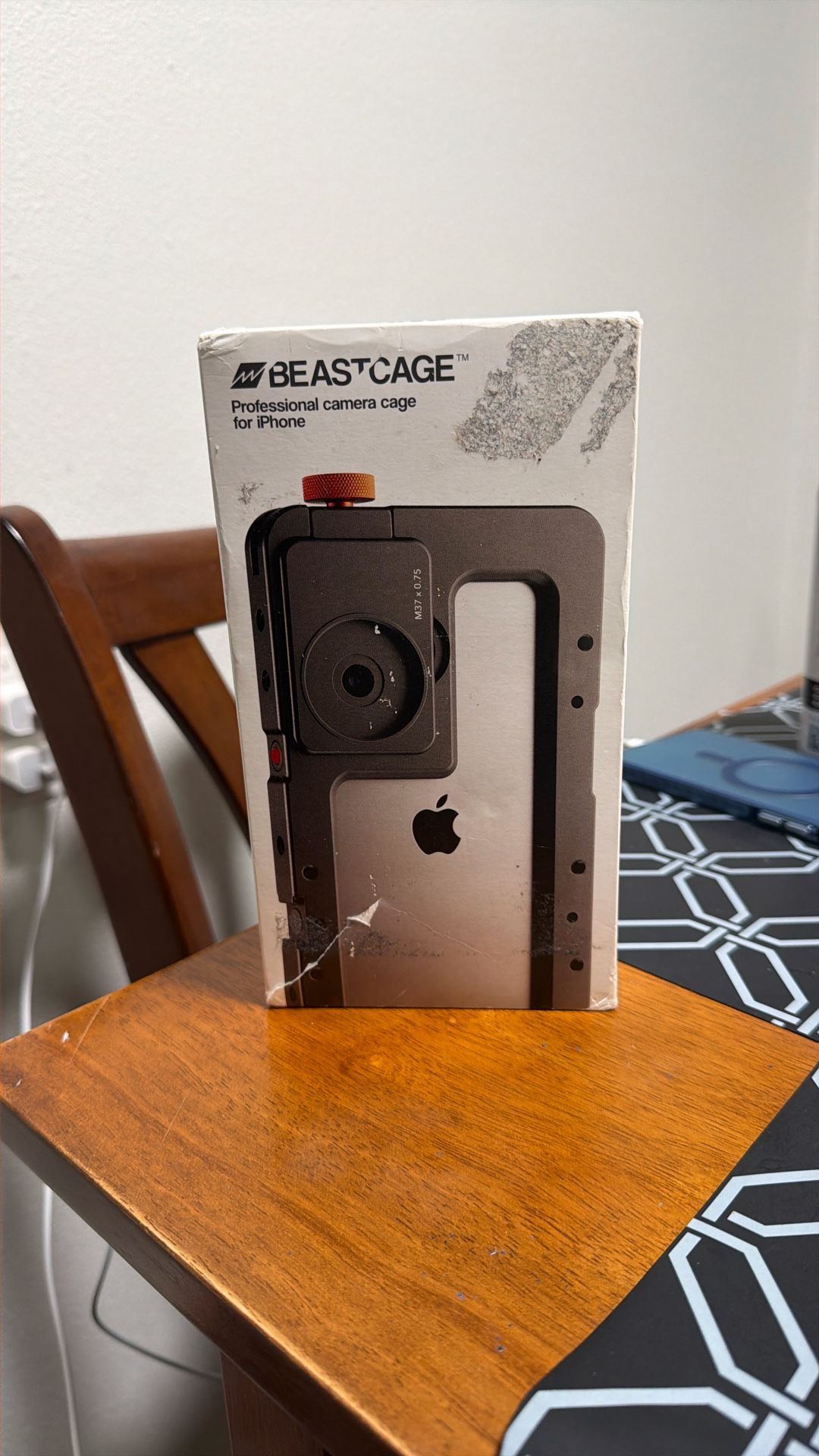 Beastcage For iPhone 14 Pro Max & Beastgrip 1.55 Anamorphic Cinematic Lens