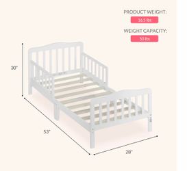 White toddler bed with mattress & protector