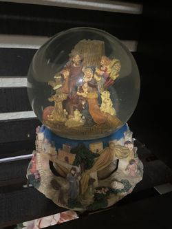 Christmas Snow Globe