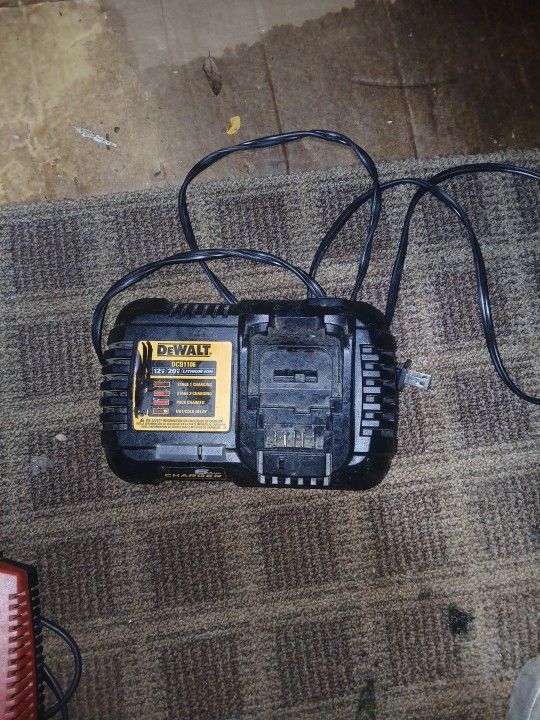 DeWalt Battery Charger 20 Volt And 12 Volt