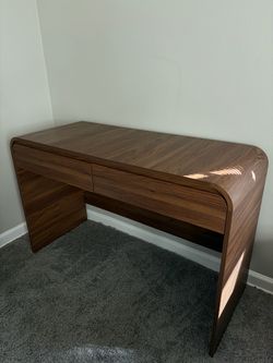 Modern Walnut Desk with Drawers – Excellent Condition