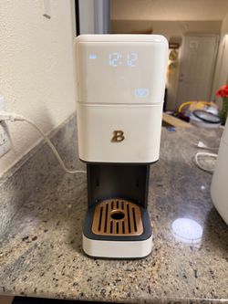 Single serve coffee maker