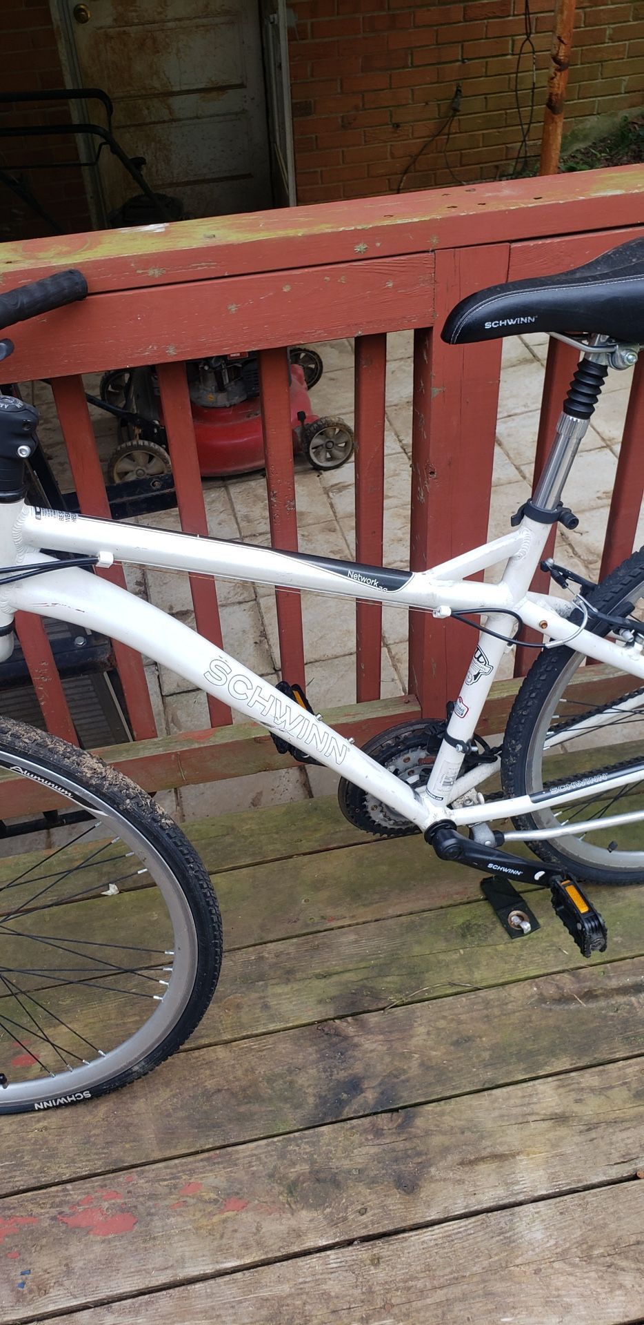 Schwinn Hybrid Bike  /  Bicycle Very Smooth Ride 