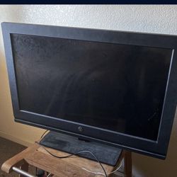 Hd TV 32 Inch I Think 30$ Obo