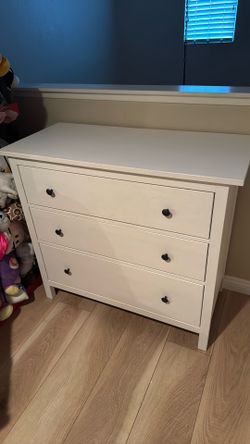 3-drawer dresser