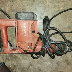 HILTI TE24 CORDED ELECTRIC ROTARY HAMMER DRILL

