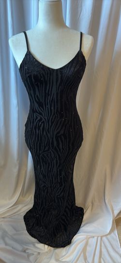 Black formal gown w light sparkles