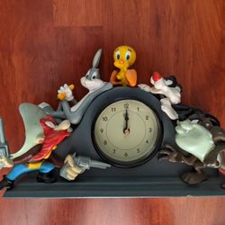 1994 Looney Tunes Toon Figure Clock 