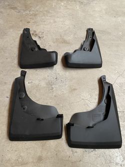 2019-20 Toyota Rav 4 mud flaps