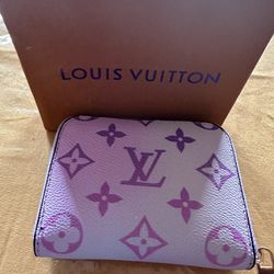 Lv Wallet Spring Collection 
