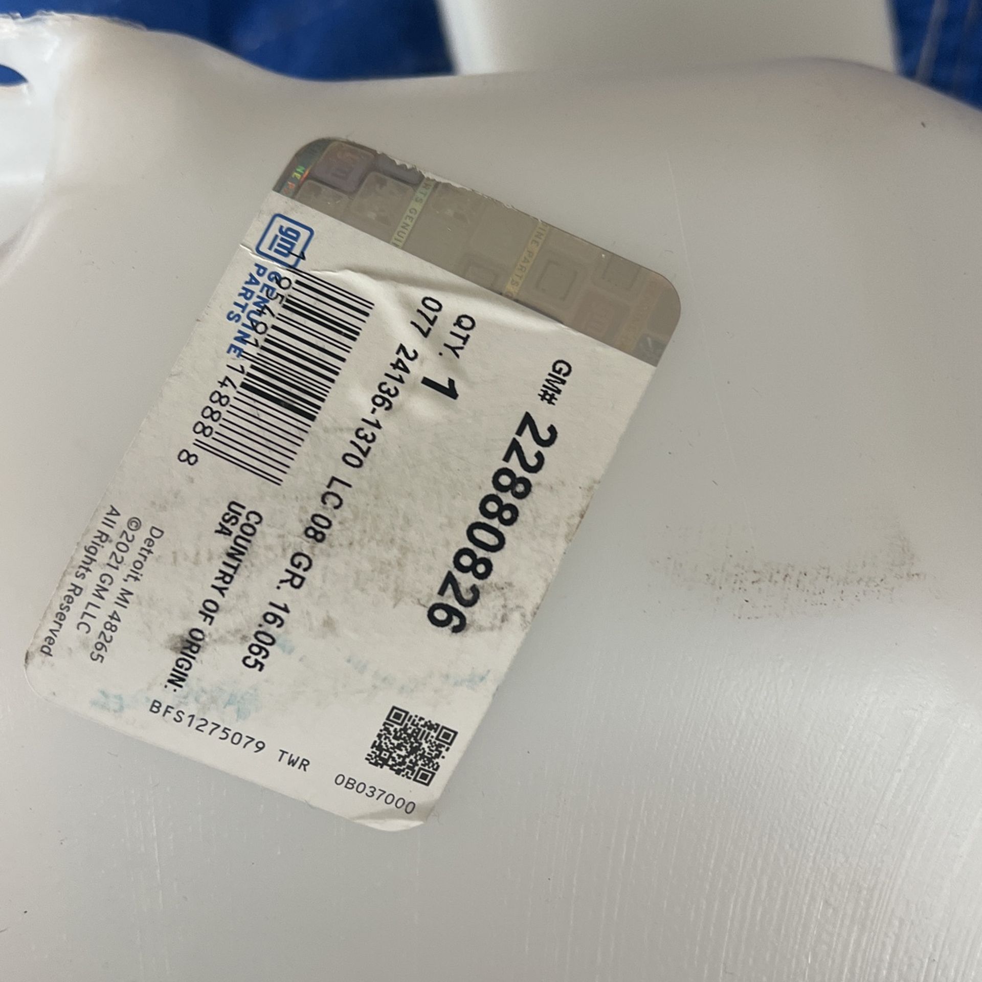 2011-2014 GMC SIERRA 2500 WINDSHIELD WASHER RESERVOIR