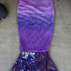 Mermaid Tail Throw Blanket