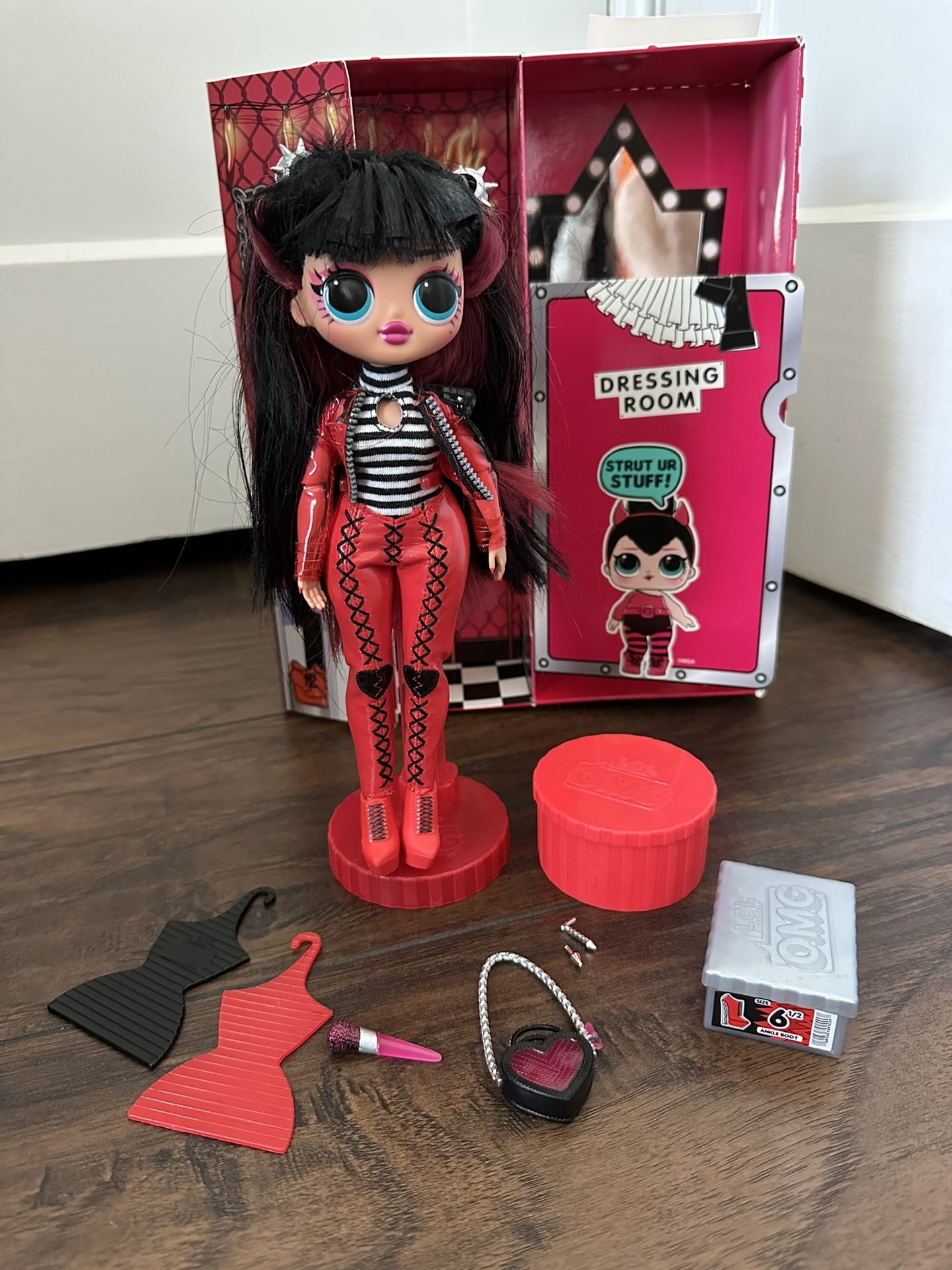 LOL Surprise OMG Spicy Babe Fashion Doll