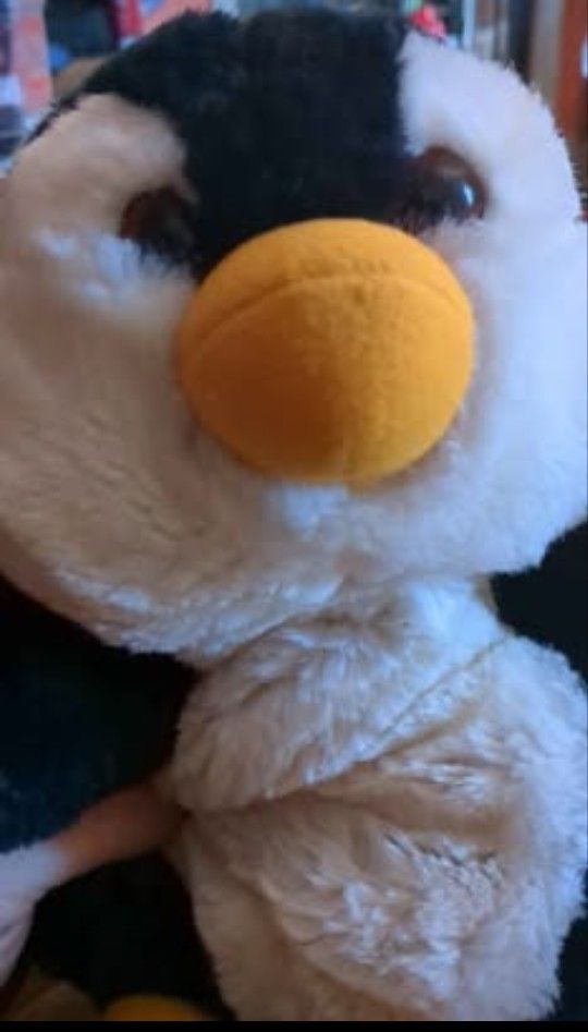 1988 Vintage Dakin Penguin Puppet