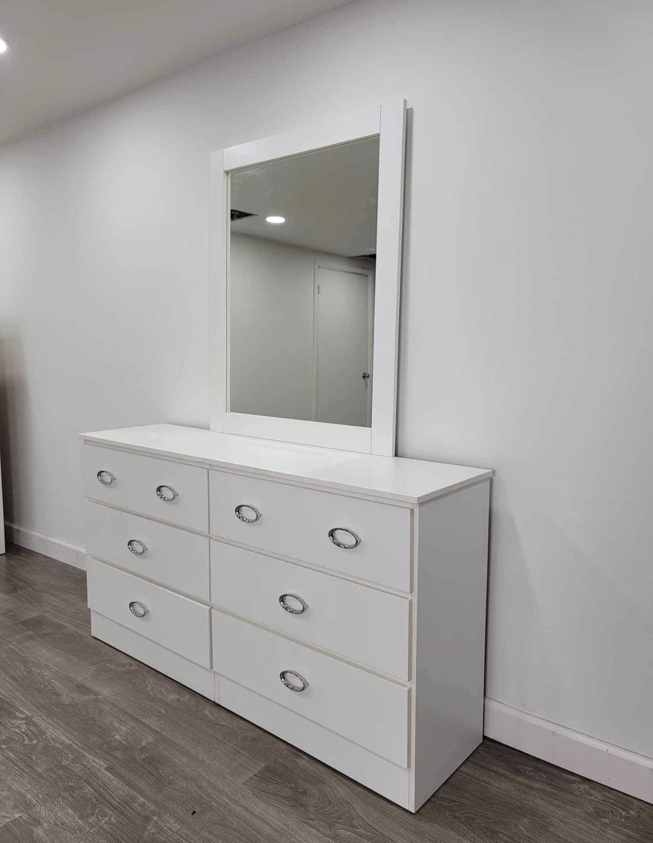 Dresser Whit Mirror - Cómoda Con Espejo 